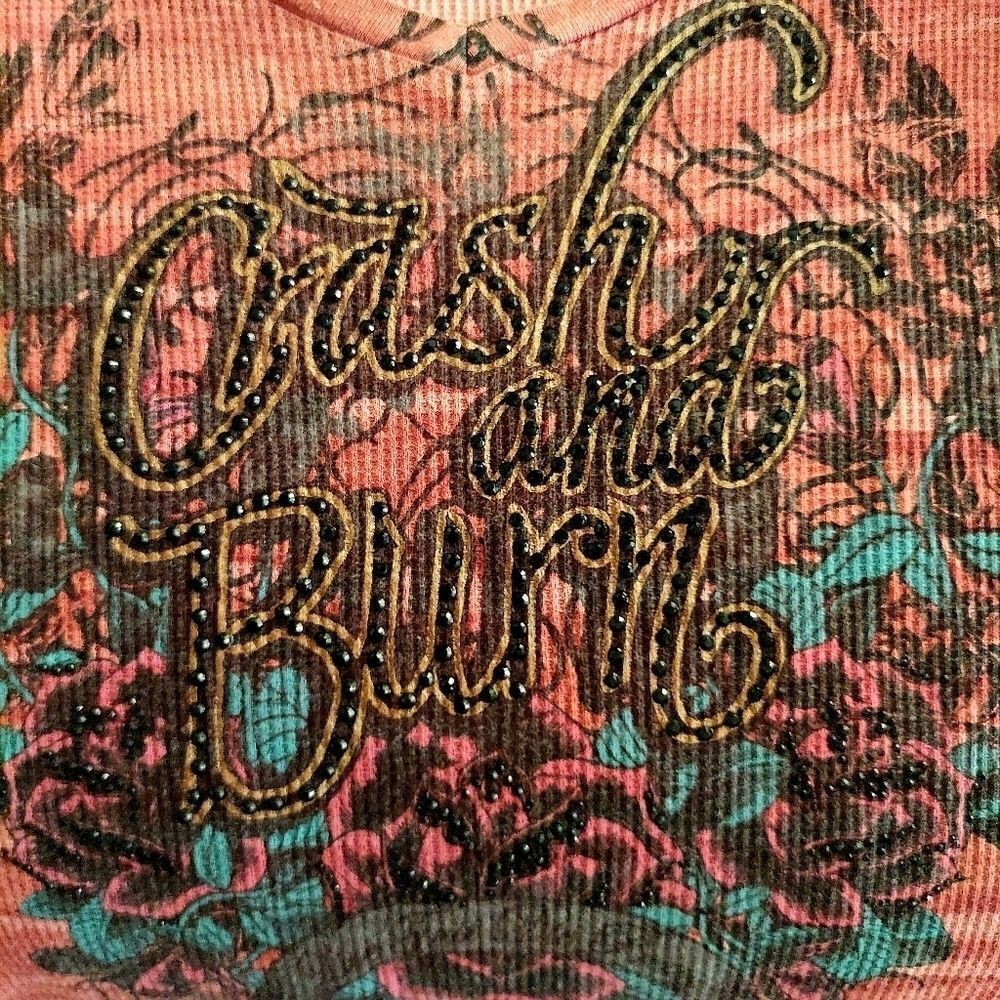 Crash & Burn Sequin Thin-thermal V-neck - Picture 2 of 7